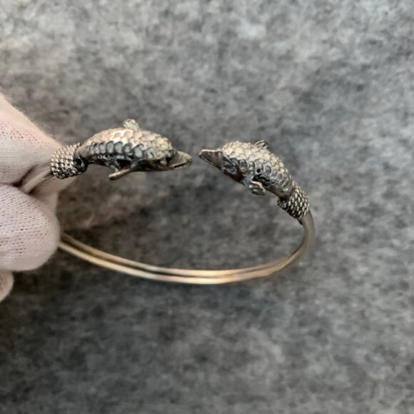 Vintage Sterling Silver .925 Engraved Dolphins Bracelet Cuff - Picture 5 of 9
